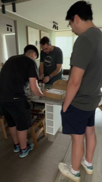 Puerta con la cerradura ya instalada